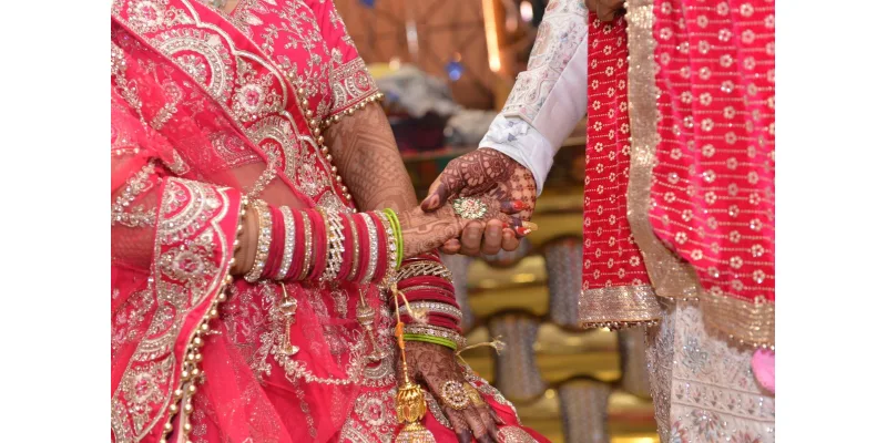 सपने में शादी देखने से संबंधित चित्र